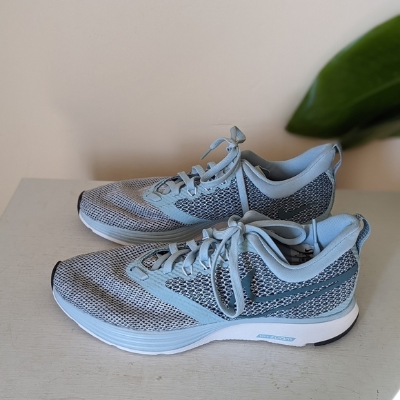 Nike Zoom Strike Blue Mesh Running Athletic Sneakers - Picture 3 of 8